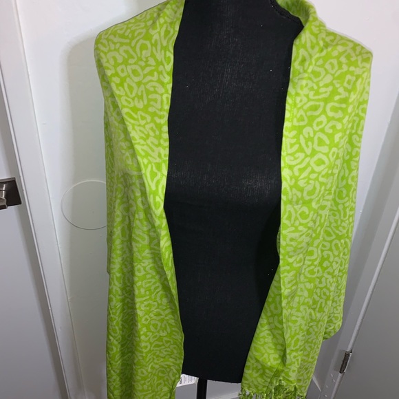 SOLD!! Lime green cheetah print scarf - Picture 2 of 6